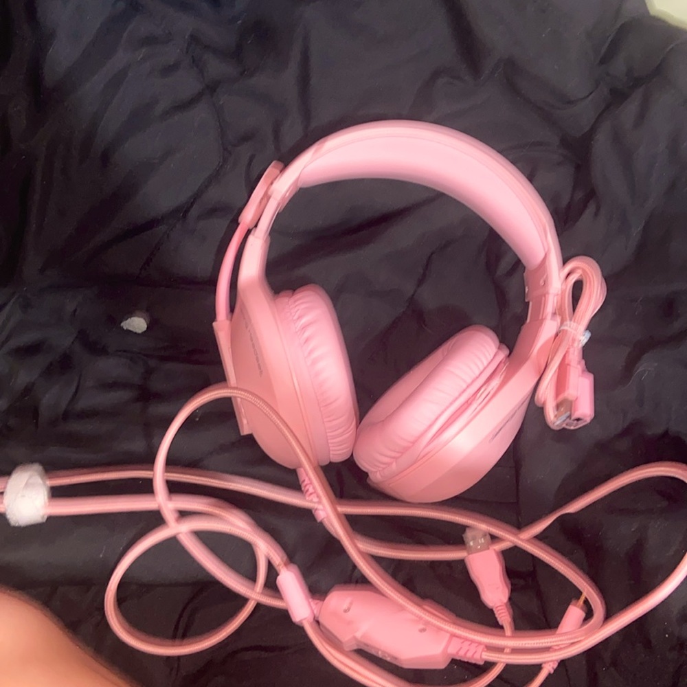 Pink headset with microphone